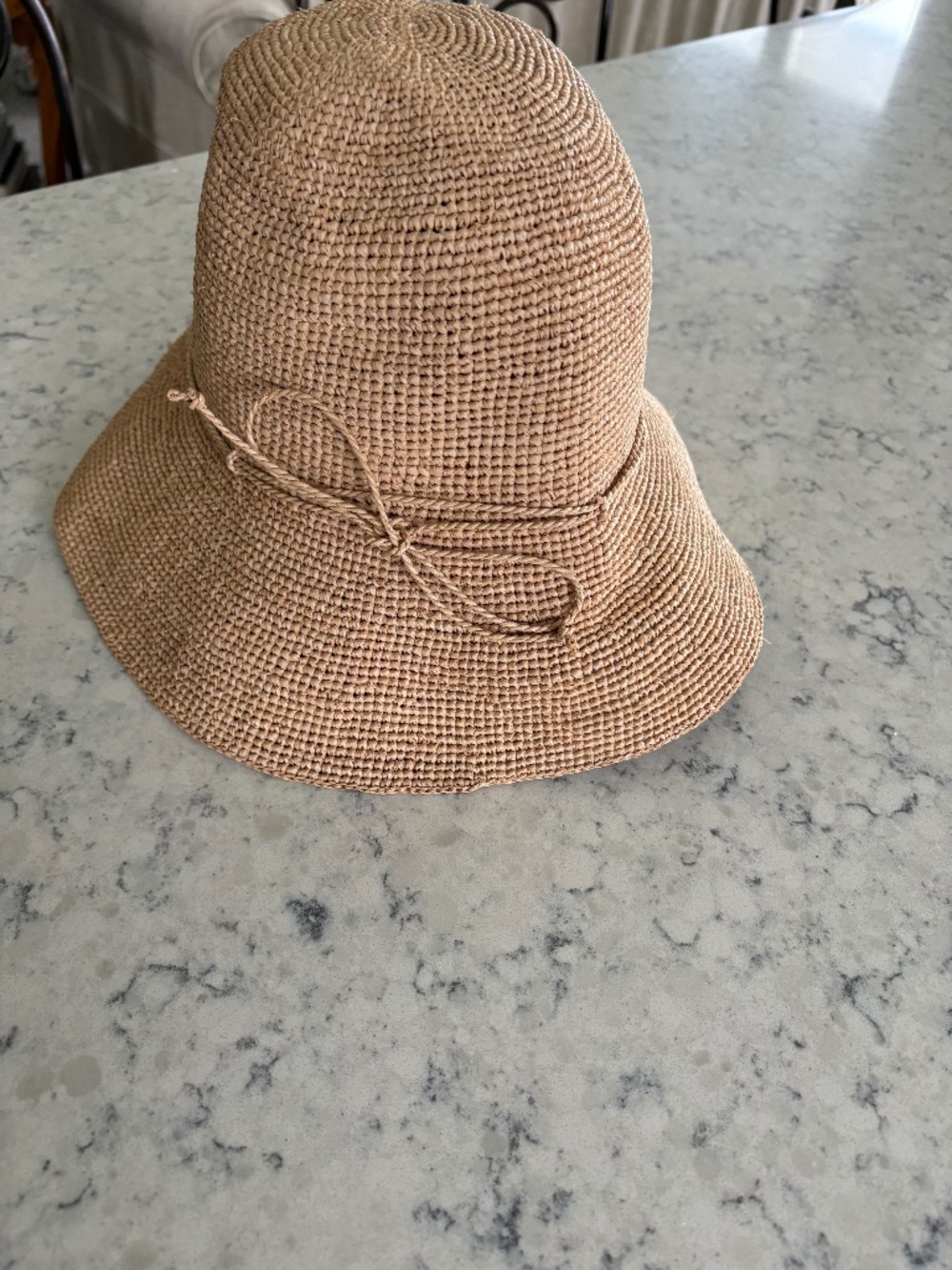 Helen Kaminski Classic Round Crown Raffia hat